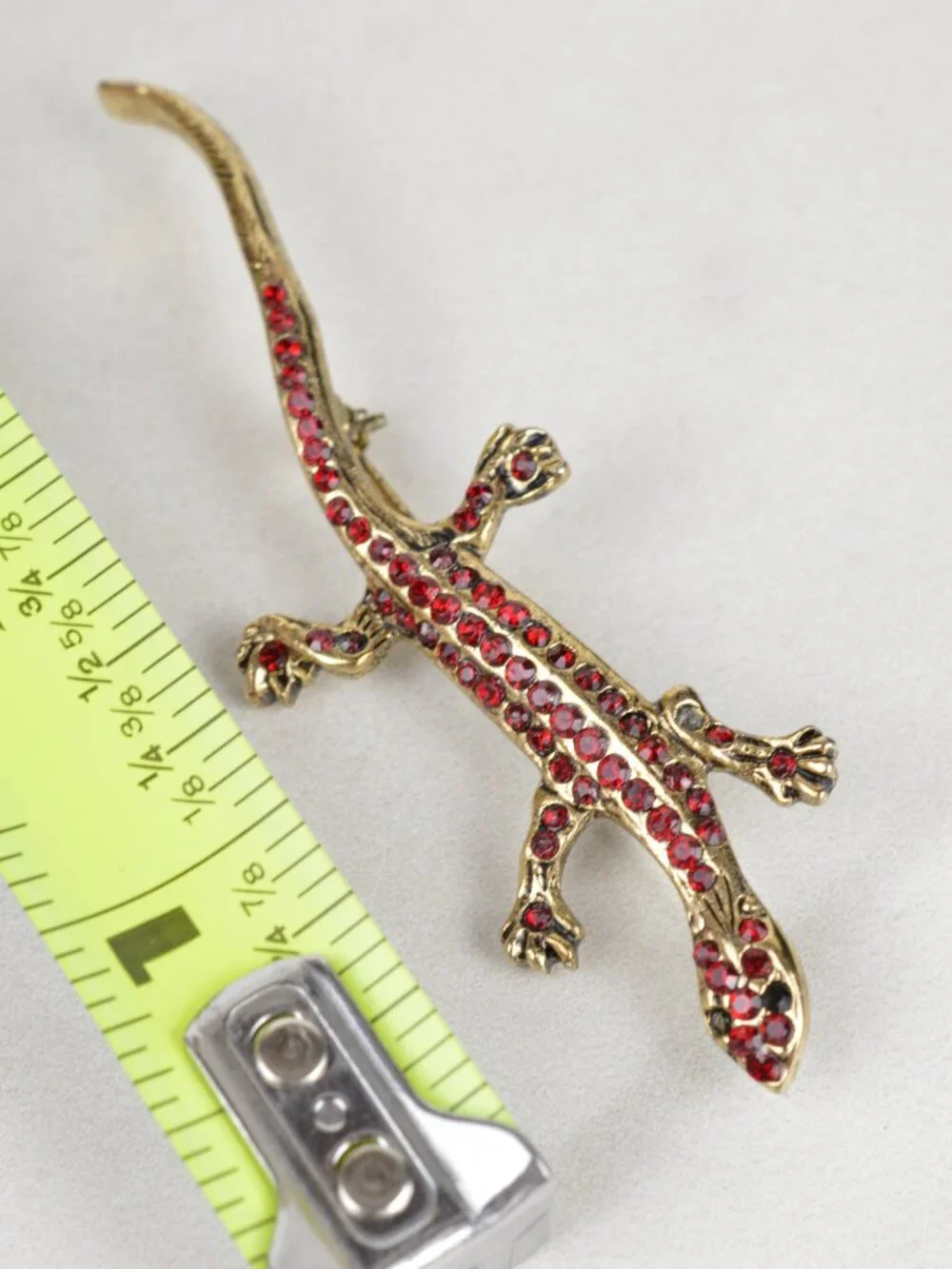 Vintage Red Rhinestone Lizard Brooch Pin Antique Gold Tone Gecko Salamander 3
